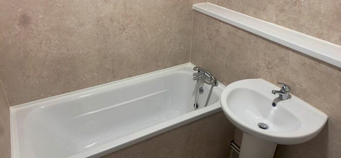 Terraced House To Rent In Rush Green Road, Romford, Essex, RM7