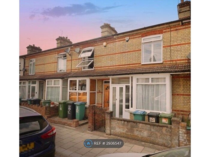 2 Bedroom Terraced House To Rent In Souldern St, Watford, WD18