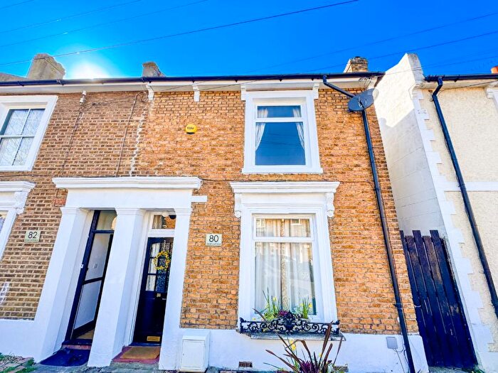 3 Bedroom Semi-Detached House To Rent In Whitworth Road, Woolwich, London, SE18