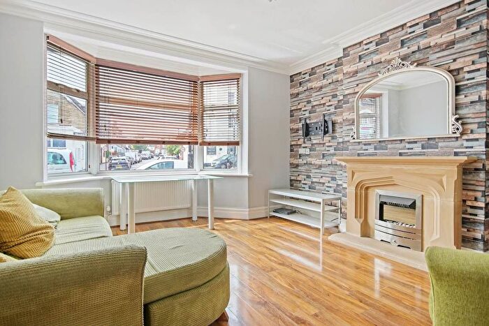 4 Bedroom End Of Terrace House To Rent In Portland Road, London, SE25