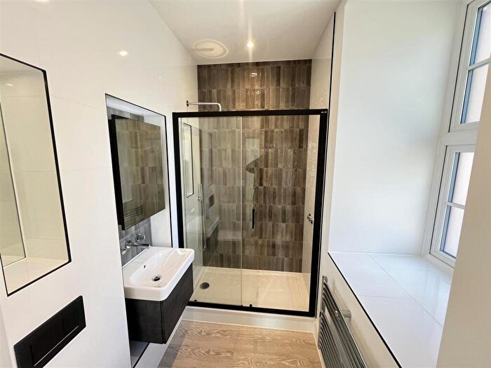 2 Bedroom Flat To Rent In The Factory, Memorial Avenue, Slough, Slough, SL1