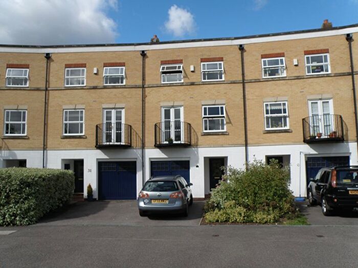 4 Bedroom Town House To Rent In Green Lane, Paddock Wood, TN12