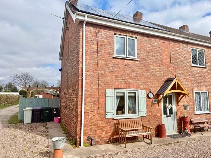 2 Bedroom End Of Terrace House For Sale In Warren Side, North Somercotes, Louth, LN11