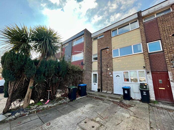 3 Bedroom Maisonette For Sale In Westerdale, Hemel Hempstead, Hertfordshire, HP2