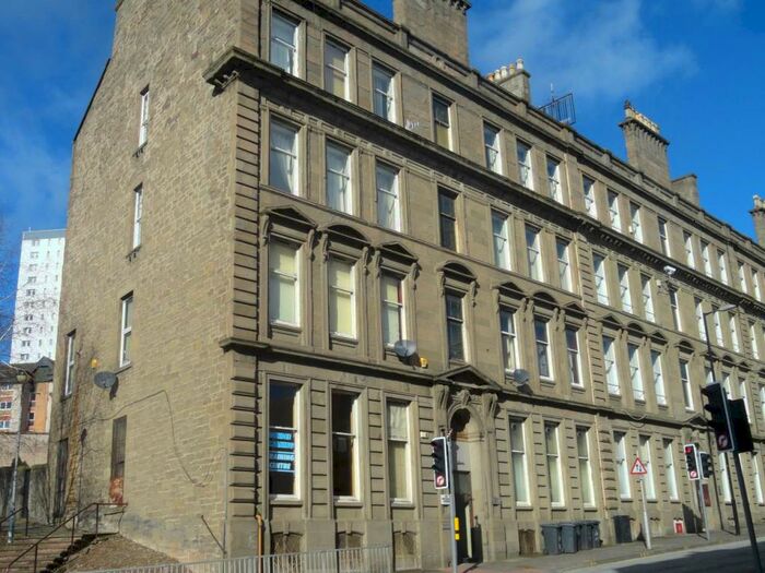 3 Bedroom Flat To Rent In / Victoria Chambers, Victoria Road, DD1