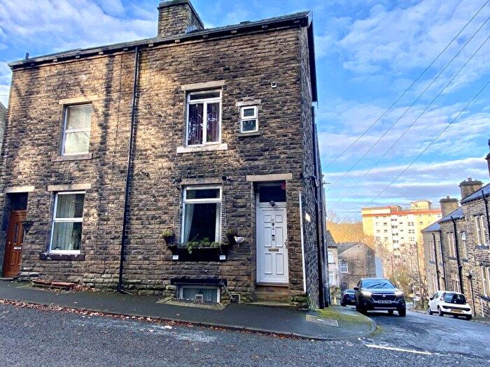 2 Bedroom End Of Terrace House To Rent In Hainworth Wood Road, Keighley, West Yorkshire, BD21
