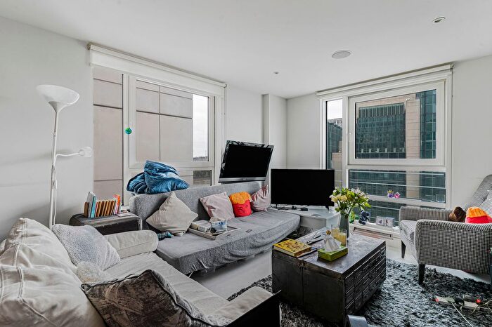 2 Bedroom Flat For Sale In Anchor House, St George Wharf, Vauxhall, London, SW8