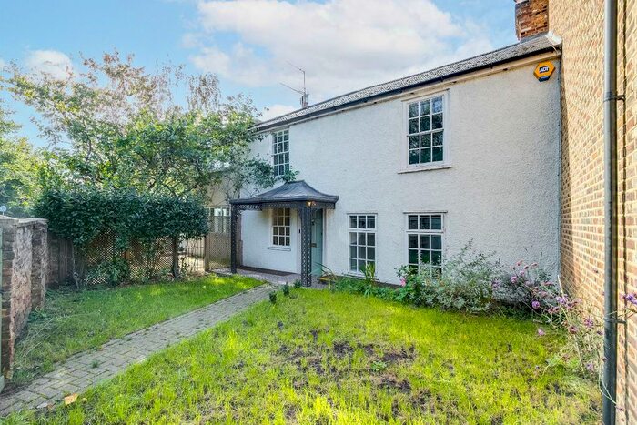 4 Bedroom End Of Terrace House To Rent In Petersham Road, Richmond, TW10