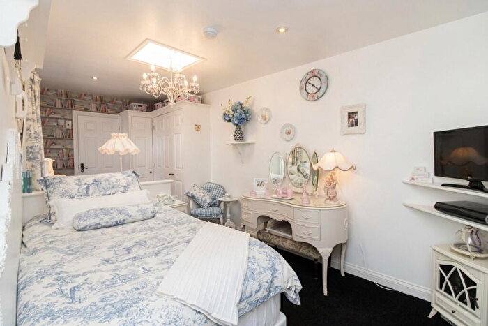 4 Bedroom Detached House For Sale In All Saints Avenue, Margate, CT9 - Photo 12