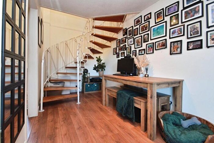 1 Bedroom End Of Terrace House For Sale In Markenfield Road, Harrogate, HG3