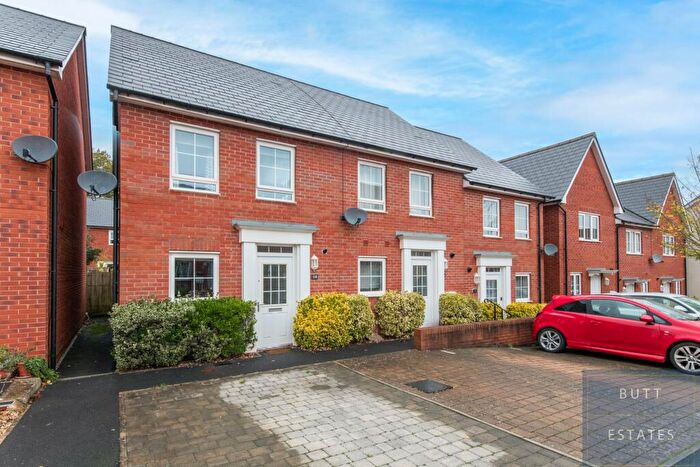 2 Bedroom End Of Terrace House For Sale In Whitaker Close, EX1