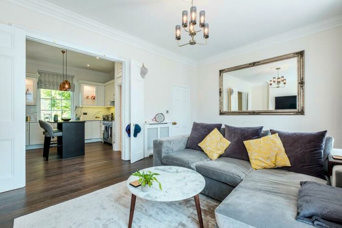 3 Bedroom Flat To Rent In St. Peter's Street London, N1