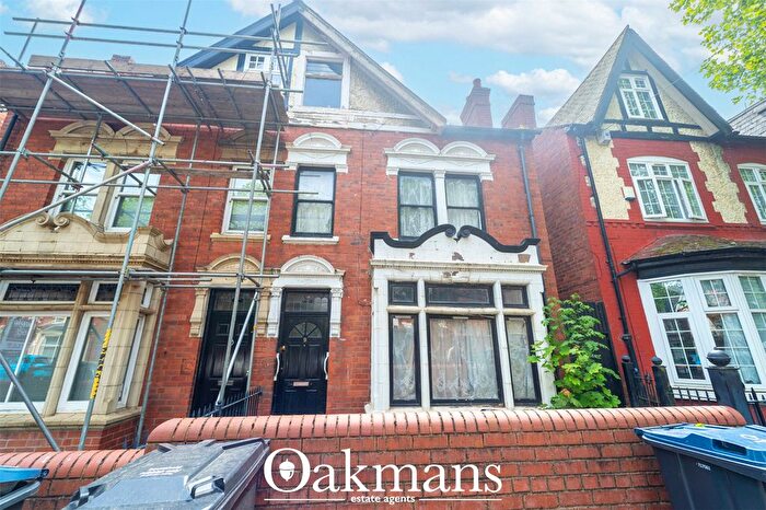 5 Bedroom Semi Detached House For Sale In Hallewell Road, Birmingham, West Midlands, B16