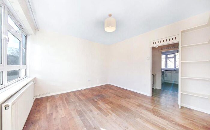 2 Bedroom Apartment To Rent In Wellington Road, St John's Wood, London, NW8