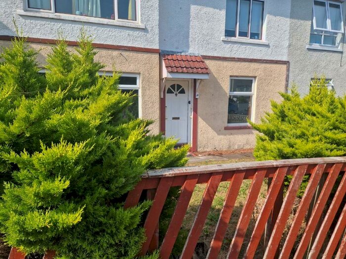 2 Bedroom Flat To Rent In George Street, Largs, North Ayrshire, KA30