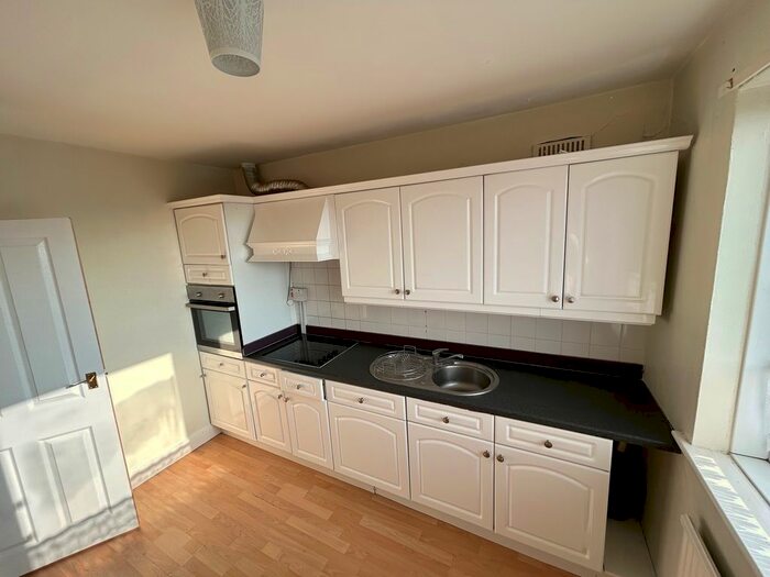 3 Bedroom Flat To Rent In High Street, Maltby, Rotherham, S66