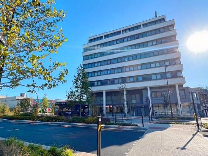 Apartment To Rent In Town Centre, SN1