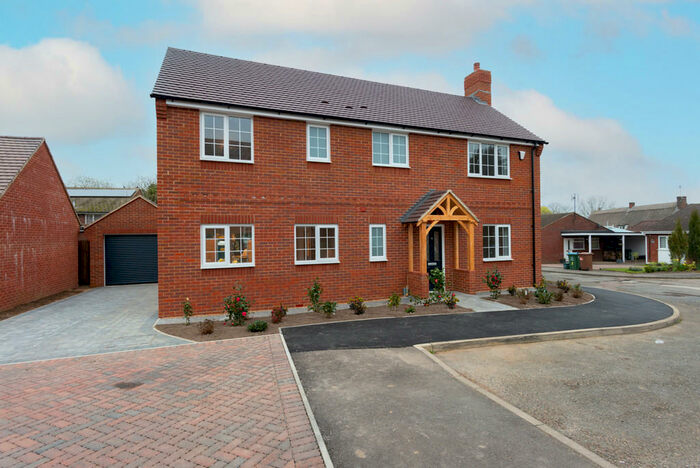 4 Bedroom Detached House For Sale In The Mead, Soulbury, Buckinghamshire, LU7