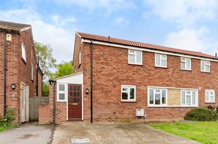 4 Bedroom Semi-Detached House To Rent In Rickyard, Guildford, GU2
