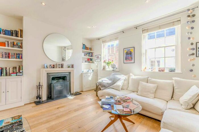 1 Bedroom Flat To Rent In Camden Passage, Islington, London, N1