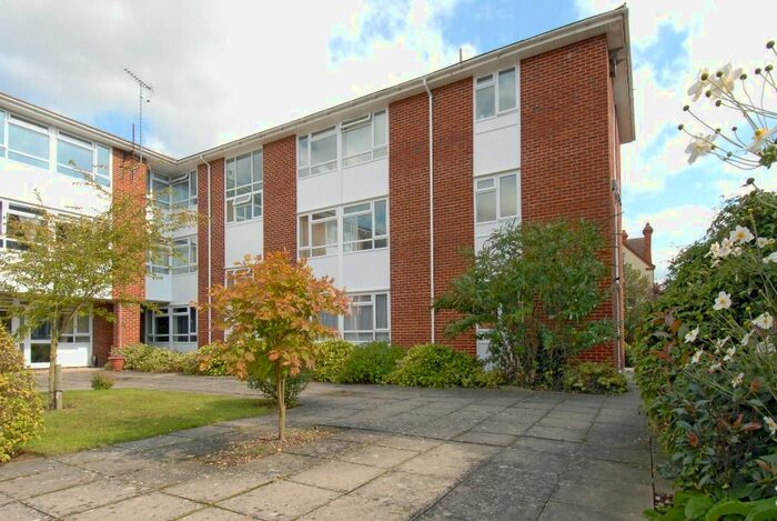 2 Bedroom Flat To Rent In Grainford Court, Wokingham, RG40