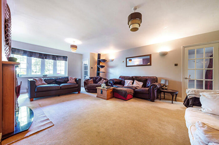 5 Bedroom Detached House For Sale In Denmark Avenue, Woodley, Reading, RG5