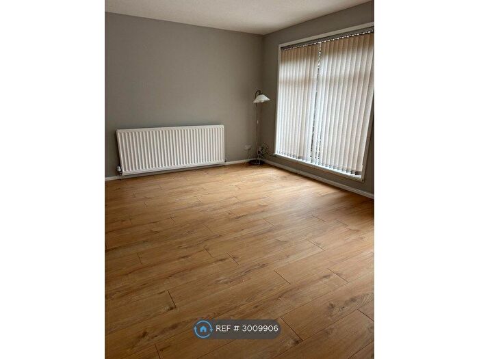 2 Bedroom Flat To Rent In Great Junction St, Edinburgh, EH6