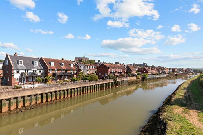 3 Bedroom Maisonette For Sale In Wheelwrights Close, Arundel, BN18