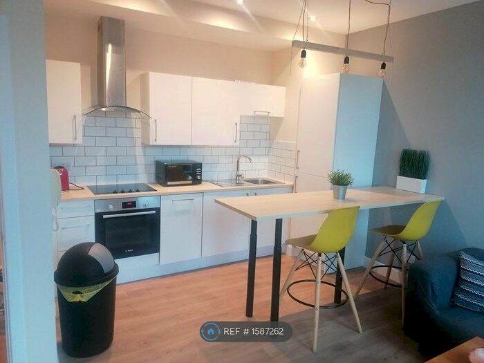 1 Bedroom Flat To Rent In Mcilroys Building, Reading, RG1