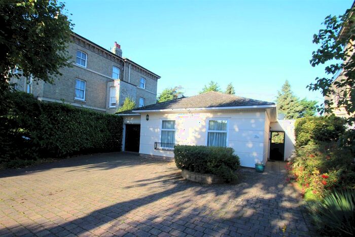 2 Bedroom Detached Bungalow To Rent In The Avenue, Lexden, Colchester, CO3