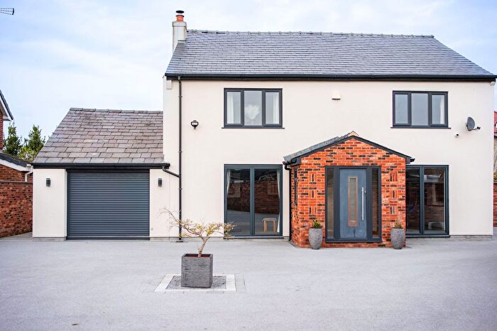3 Bedroom Detached House For Sale In Rufford Road, Southport, PR9