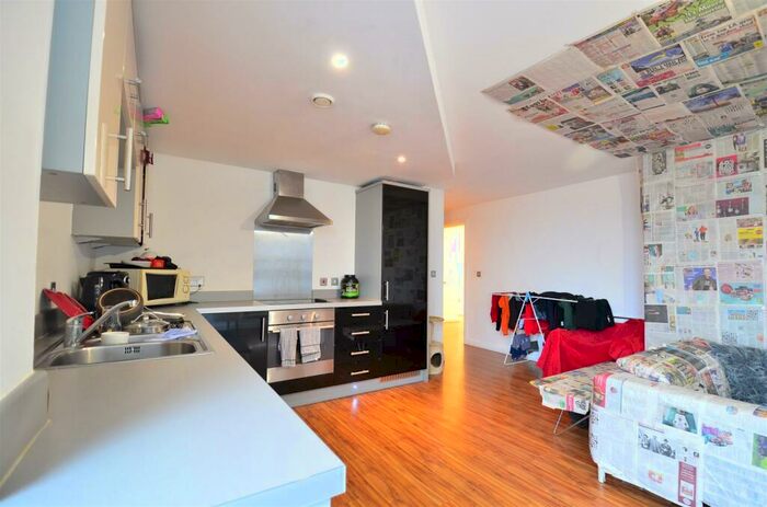 2 Bedroom Flat To Rent In Birmingham, B5