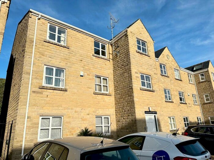 2 Bedroom Apartment To Rent In Longfellow Court, Mytholmroyd, HX7