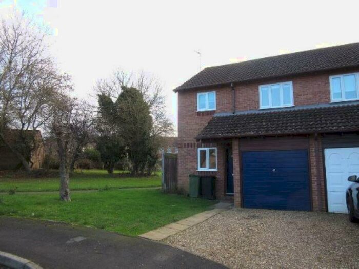 3 Bedroom Semi-Detached House To Rent In Blackford, King's Lynn, PE30