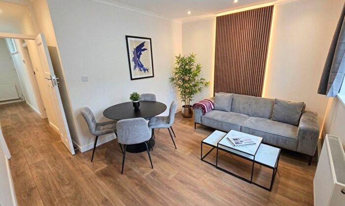 2 Bedroom Flat To Rent In Cavendish House, Hartington Road, Vauxhall, SW8