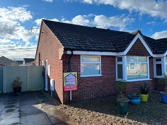 2 Bedroom Semi-Detached Bungalow For Sale In Starcross Road, BS22