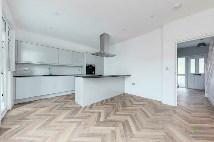 3 Bedroom End Of Terrace House To Rent In Kings Head Hill, North Chingford, E4