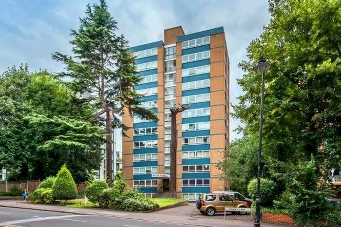 Studio To Rent In Hilltop House, Hornsey Lane, London, N6