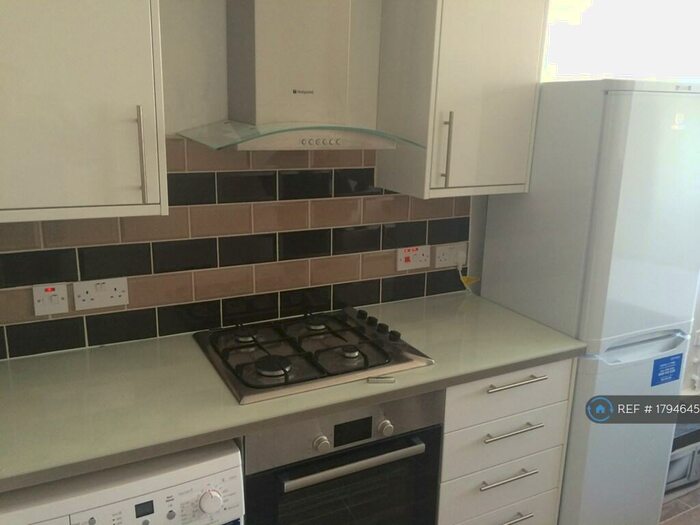 2 Bedroom Flat To Rent In Peregrine House, London, EC1V