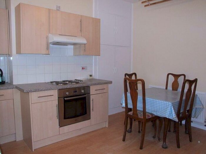 3 Bedroom House To Rent In Earlham Road, Norwich, NR2