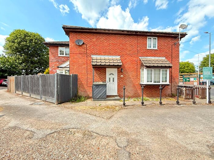 2 Bedroom End Of Terrace House To Rent In Ongar Road, Brentwood, CM15