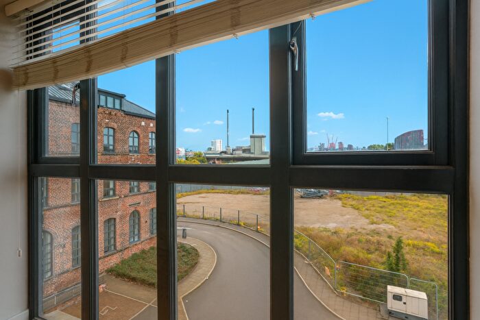 3 Bedroom Apartment For Sale In Victoria Riverside, Atkinson Street, Leeds, LS10