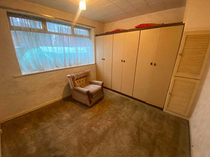 2 Bedroom Semi-Detached Bungalow For Sale In Conway Grove, Chadderton, OL9