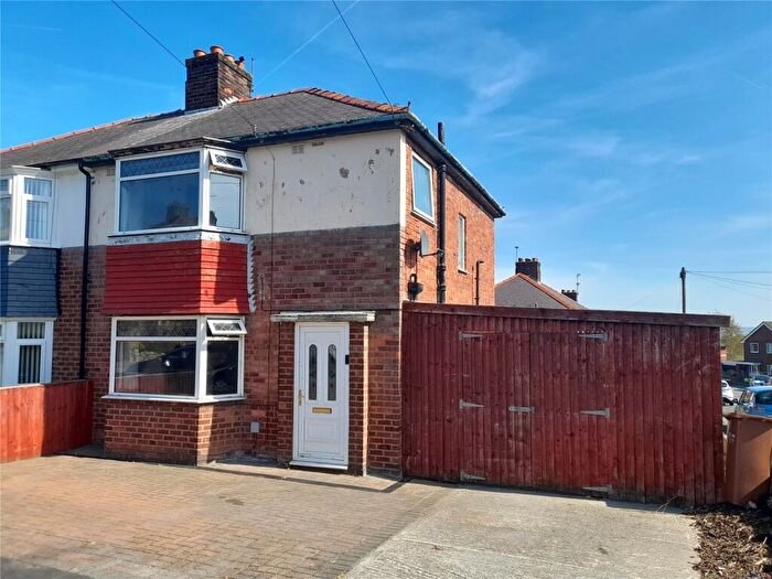 3 Bedroom Semi-Detached House For Sale In Delyn Road, Greenfield, Holywell, Flintshire, CH8