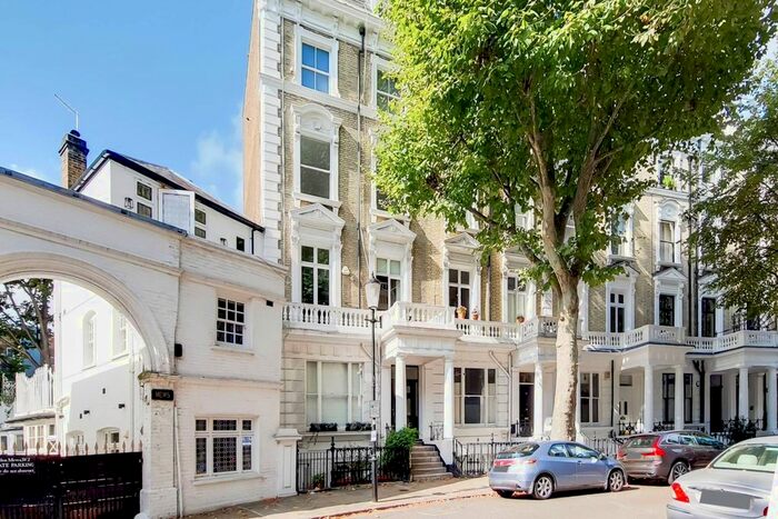 1 Bedroom Flat To Rent In Linden Gardens, Notting Hill Gate, London, W2