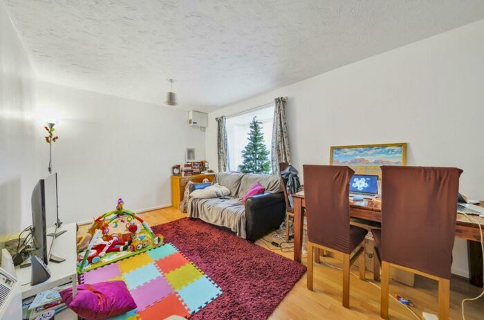 1 Bedroom Apartment To Rent In Stubbs Drive, London, SE16