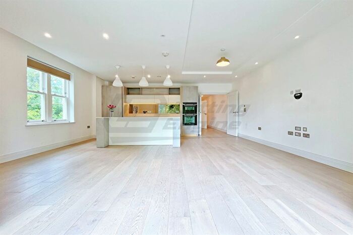 2 Bedroom Flat To Rent In Packenham House, Atkinson Close, SW20