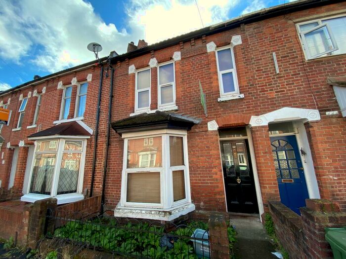 5 Bedroom House To Rent In Milton Road, SO15