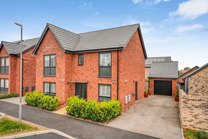 4 Bedroom Detached House For Sale In Clun Forest Way, Whitehouse, Milton Keynes, MK8