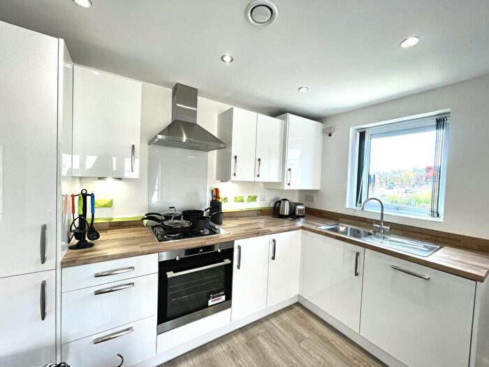 2 Bedroom Apartment For Sale In Belgrave Middleway, Birmingham, B5